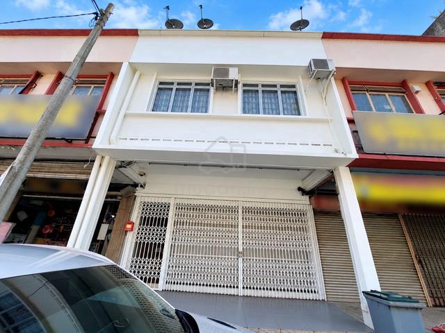 Bandar Kota Tinggi  Double Storey Shoplot For Rent Groundfloor Only 1