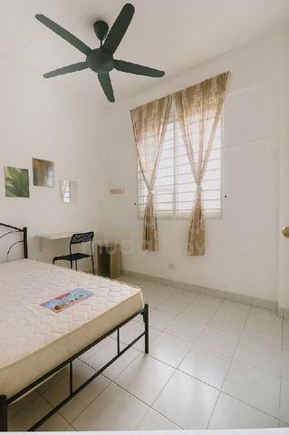 Single Room for Female Only 1 Car park at Alam Budiman 1