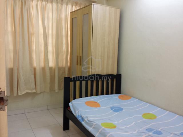Single Room to Let at Pelangi Damasara Flat near MRT mutiara (SBK08) 1