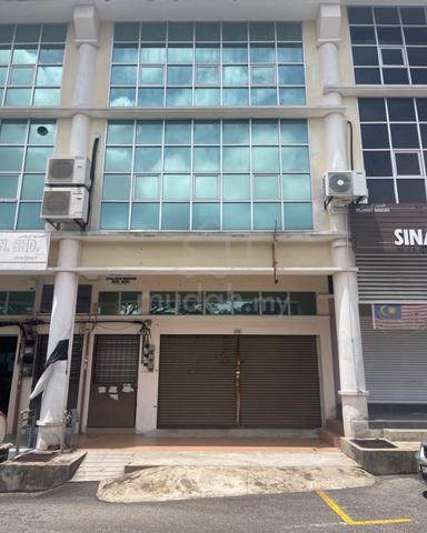 For Let : Shoplot Facing Main Road Beserah , Kuantan ! 1