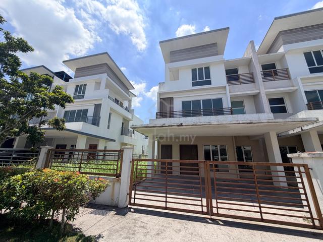 [38x80] 3 Storey Semi D, Regency Parc Saujana Rawang 1