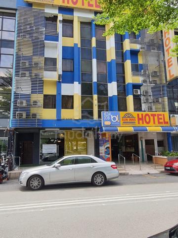 Ground Floor Shop Lot Facing Main Road @ Seri Kembangan 1