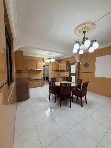 Big Corner! Partial Furnished Single Storey for Rent/Sale @ Taman Daya 1