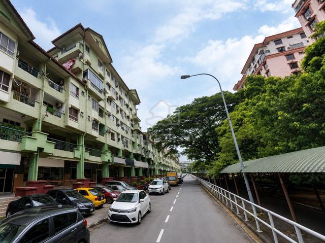 Api-Api Apartment 1