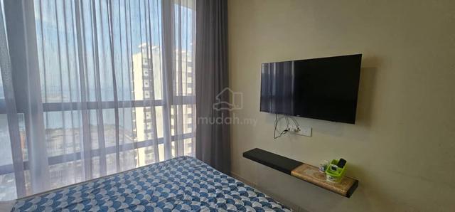 Queens Residences Q1 @ Queens Waterfront 1