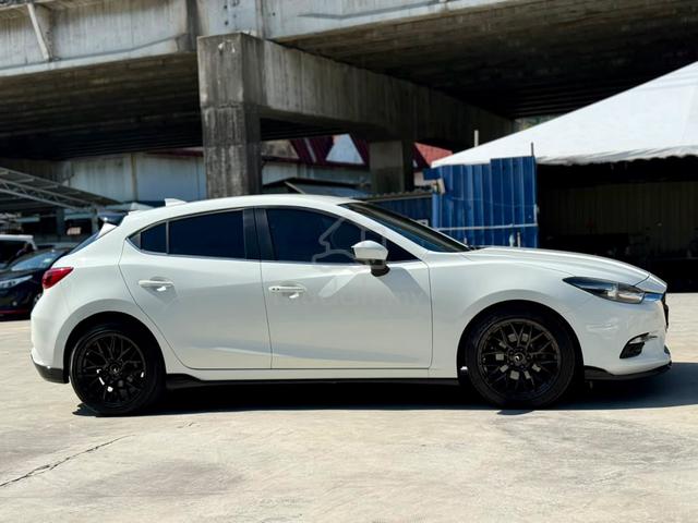 LIMITED UNIT ⭐️Mazda 3 2.0 (CKD) FULON 3YRS WARRTY - 2