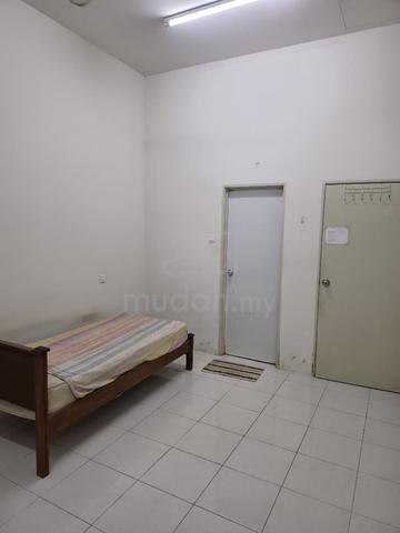 Bilik Sewa Sungai Karang, Balok 1
