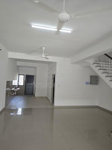 Casira 3 @ Bandar Bukit Raja Double Storey House For Rent 1