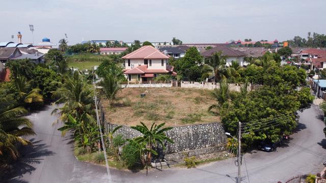 [9655sqft CORNER LOT] Taman Pinggiran Golf, Suasana Tenang dan Nyaman 1