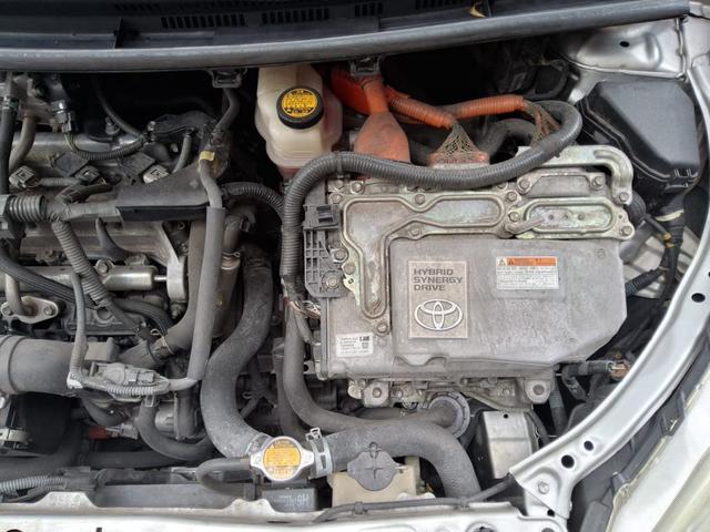 2012 Toyota PRIUS C 1.5 (HYBRID) NHP10R (A) - 4