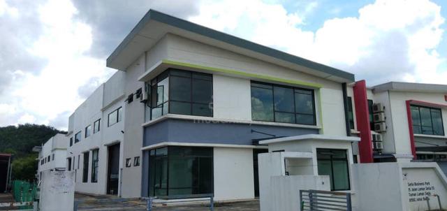 Austin 3-Storey Shoplot 1