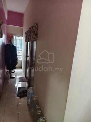 Dataran Otomobil Apartment 1