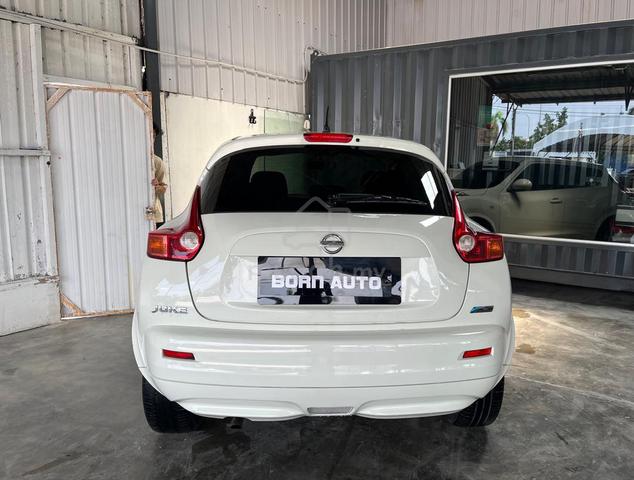 Nissan Juke 1.6 (A) One Lady Owner - 4