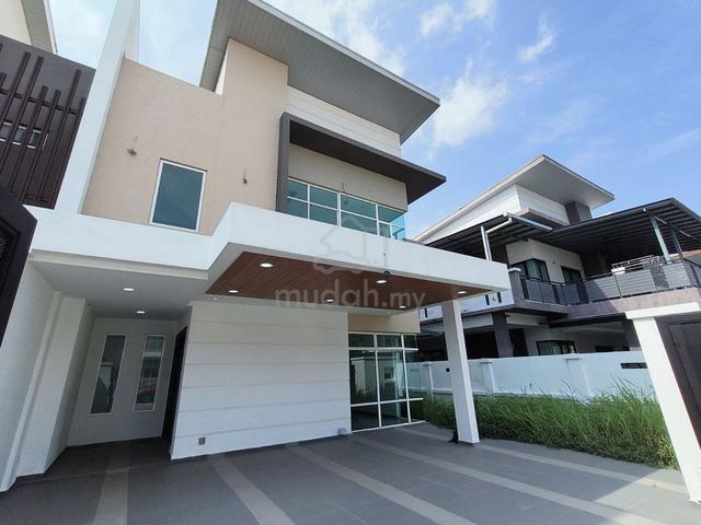 Fully Renovated Double Storey Semi D 1