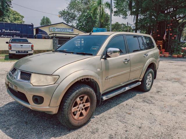mitsubishi pajero sports 2.5 auto 2010 - 1