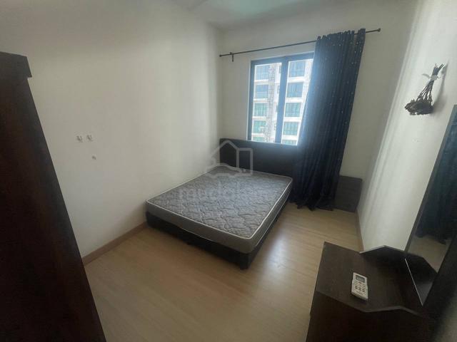 Trinity Aquata Middle Room for Rent 1