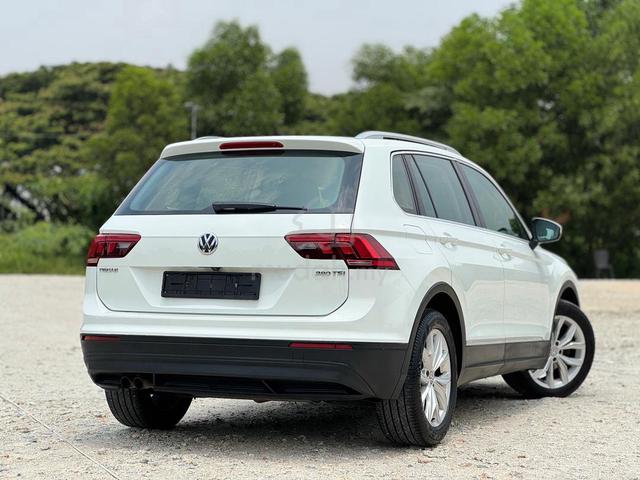 2017 Volkswagen TIGUAN 1.4 (A) 1 OWNER / FSR VW - 4