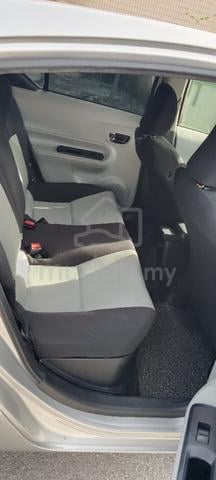 2012 Toyota PRIUS C 1.5 (HYBRID) NHP10R (A) - 4