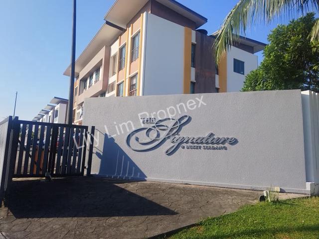 Freehold Townhouse @ The Signature, Taman Bukit Serdang | 925sf | 3R2B 1