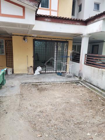 Double Storey Terrace House, Taman Universiti Bangi, 4 Rooms 3 Baths 1