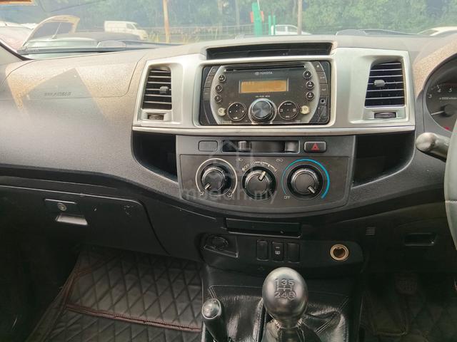 Toyota Hilux 2.5 VNT (M)1Owner Ori mileage - 3