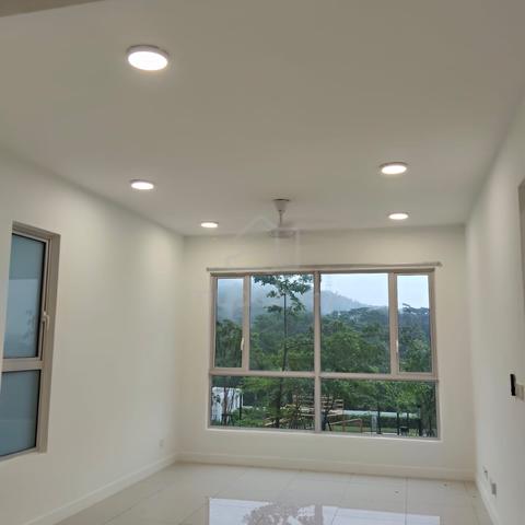 Emerald Hills 1