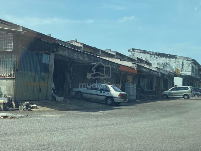 Bukit Puchong Single Storey Link Factory 1