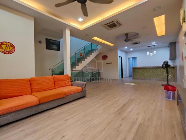 2.5 storey house Nadayu92 Kajang 2 Guarded n gated swimming pool 1