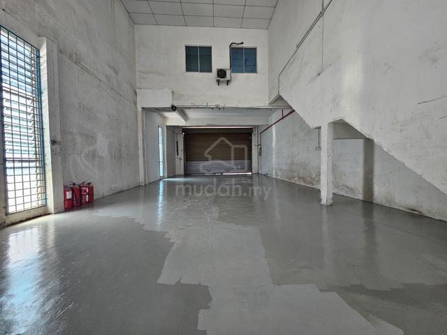 For rent 1.5 storey factory at Taman malim jaya 1