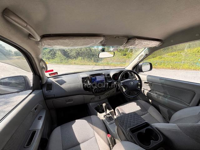 2010 Toyota HILUX 2.5 G FACELIFT DOUBLE CAB (A) - 5
