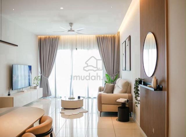 Queens Residences Q1 @ Queens Waterfront 1