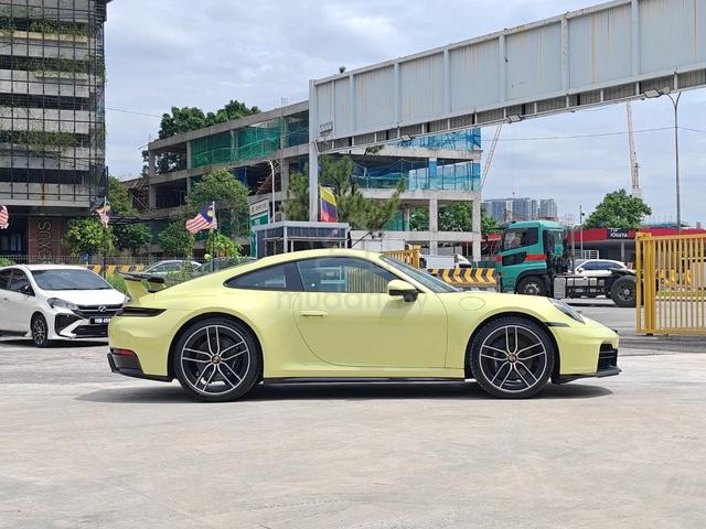 2025 Porsche Carrera 992.2 3.0 Cartegena Yellow - 3