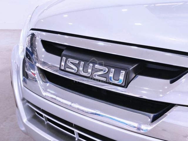 2019 Isuzu D-MAX 2.5 4X4 FACELIFT (A) Full Loan - 3