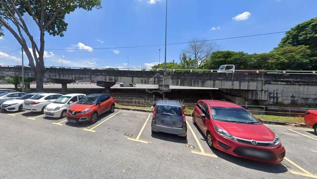 4 Storey Shoplot Jalan BPU 6 Bandar Puchong Utama facing LDP Highway 2