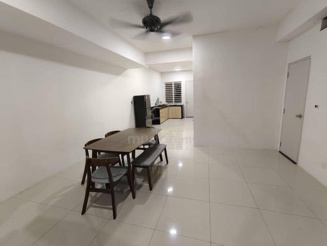 [4 ROOMS & PARTIAL FURNISHED] DOUBLE SToREY CASAVIEW NEAR CYBERJAYA 2