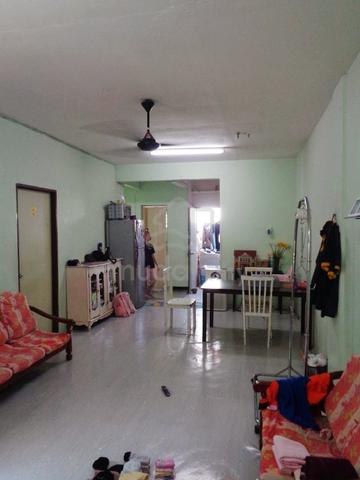 Puchong Utama Court 1 1