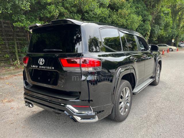 2024 Toyota LANDCRUISER Modelista Black Interior - 4