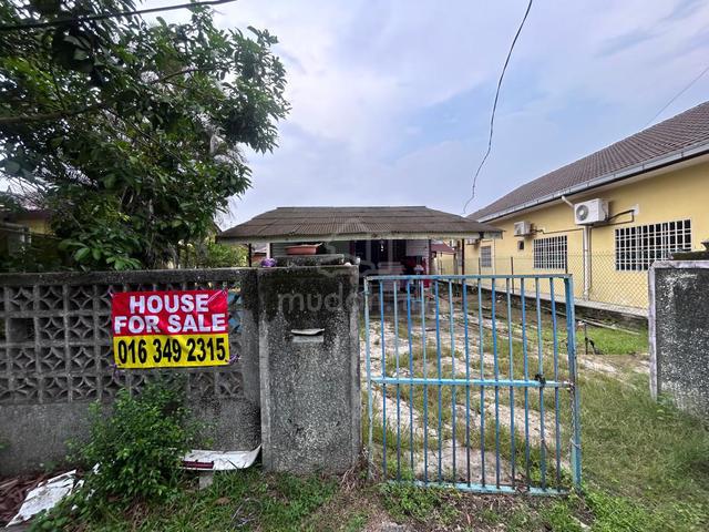 RARE OPPORTUNITY – 3,057 SQFT Individual Title LOT 1