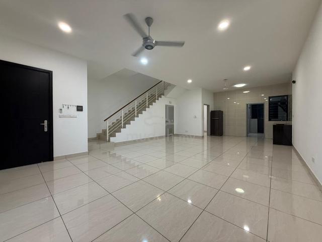 Horizon Hills Double Storey Superlink 24x75 Basic Renovated G&G 1