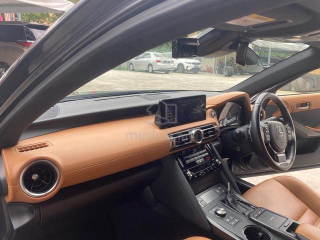 2021 Lexus IS300 2.0 Turbo 360V S/Roof P/Shift BSM - 4