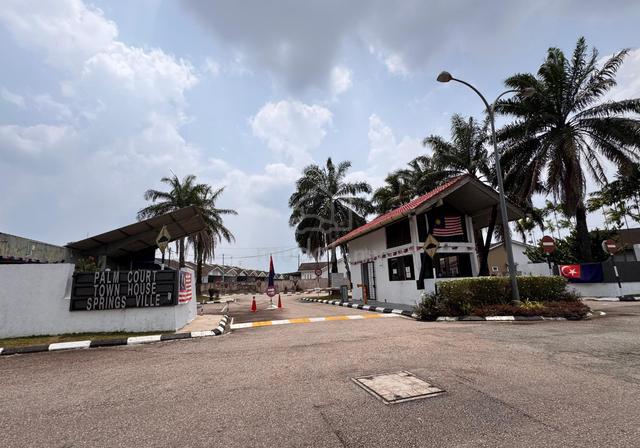 Kulai Bandar Putra Full Loan Townhouse Ground Floor Unit For Sale 1