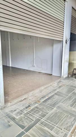 Ground floor shoplot behind Roxy Hotel, 3rd Mile, for rent 4