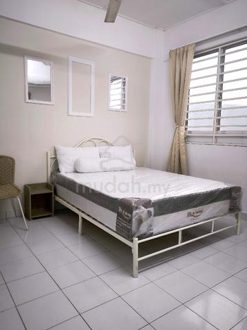 Single Privacy Master Bedroom Toilet 1 Car Park For Female 1