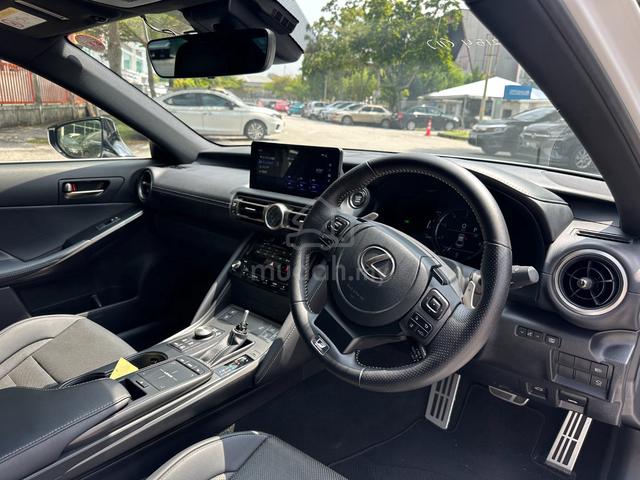 BLACK SEAT 4 CAM 2022 Lexus IS300 2.0 F-SPORT - 3
