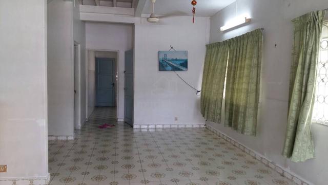 Island Park 2 Storey Semi-D, Greenlane 1
