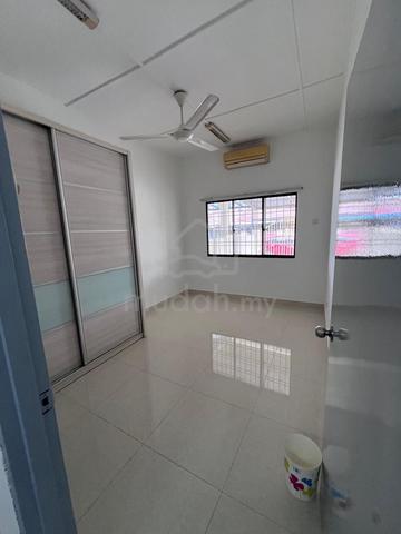 2 min @Penjara Kajang !! 3 Bedrm !! Air Con !! Kitchen Cabinet !! 1