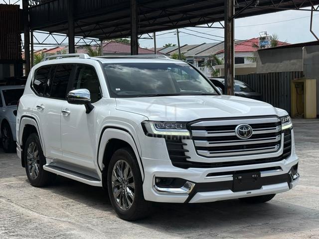 2023 Land CRUISER 3.5 ZX 5A/4000KM FULL SPEC - 4