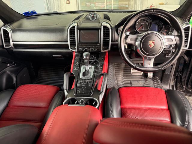 2010 Porsche CAYENNE 4.8 TURBO 958 (A) - 5