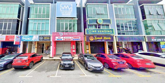 3sty ShopLot @ Saujana Putra 5
