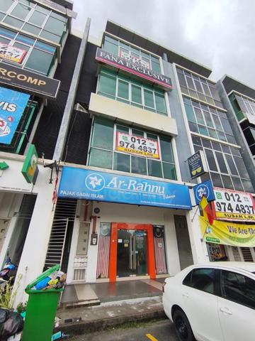 Shop office at Bandar Saujana Putra (renovated !good design!) 1